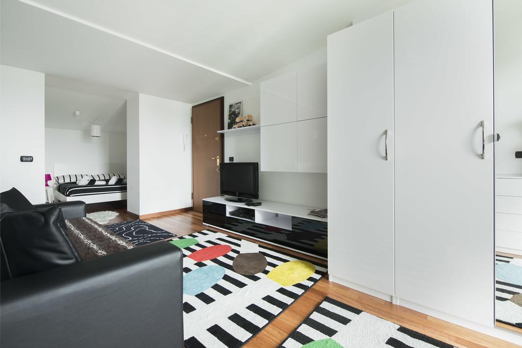 Ferienwohnung New Luxury Attic Santa Giulia Expo Mailand Exterior foto