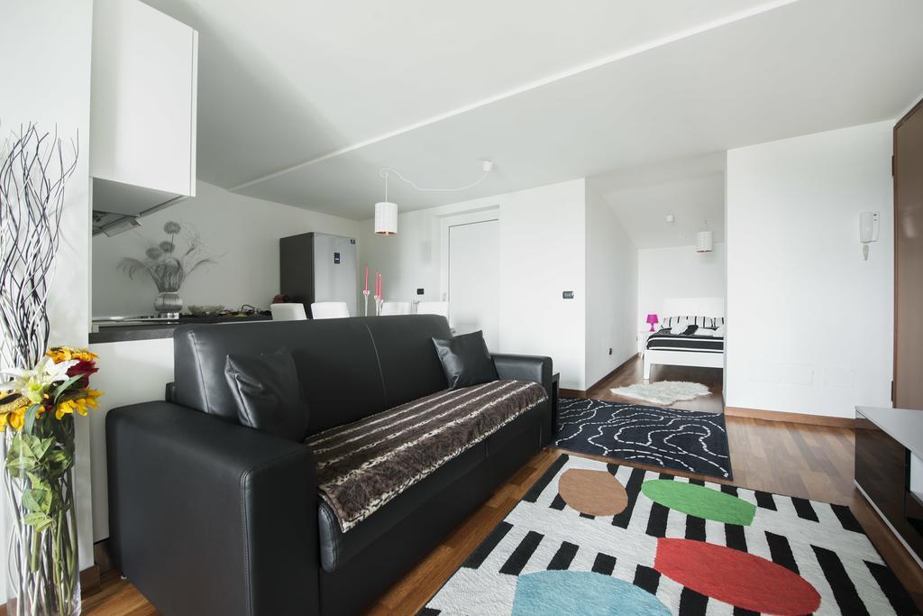 Ferienwohnung New Luxury Attic Santa Giulia Expo Mailand Exterior foto