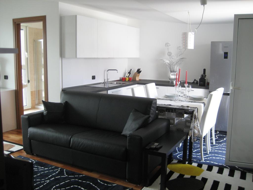 Ferienwohnung New Luxury Attic Santa Giulia Expo Mailand Zimmer foto